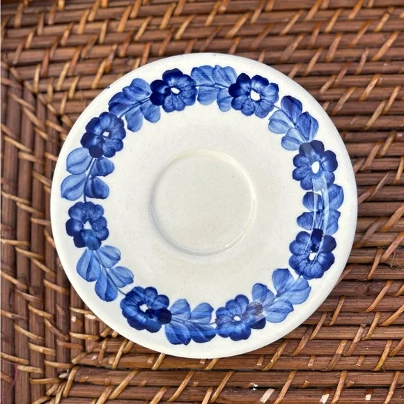 Wloclawek Fajans Hand Painted Cup and Saucer - Picture 5 of 7